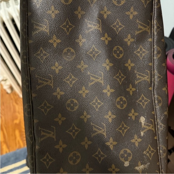 Louis Vuitton Neverfull GM Bag - Picture 8 of 11